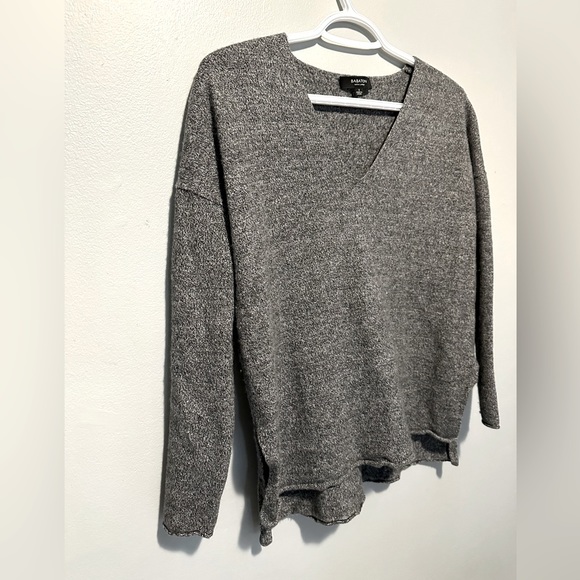 Aritzia Babaton Wool and Linen blend sweater grey v-neck size S - Picture 3 of 9